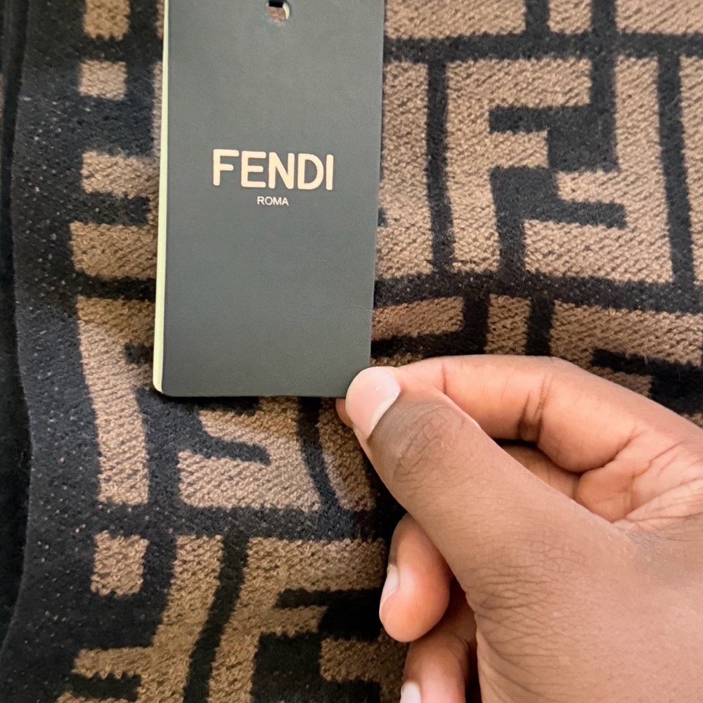 Fendi Brown and Black FF Logo Knit Cardigan Rep - Picture 2 of 6